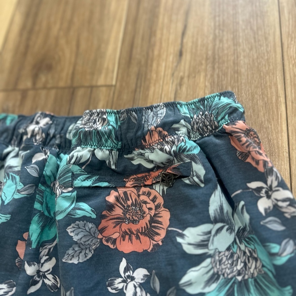 Prana women’s floral mariya board shorts size XL - Picture 7 of 8